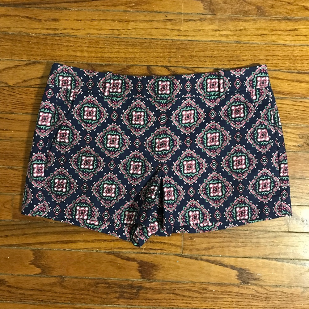 NWT J Crew medallion shorts patterned size 4 73910
